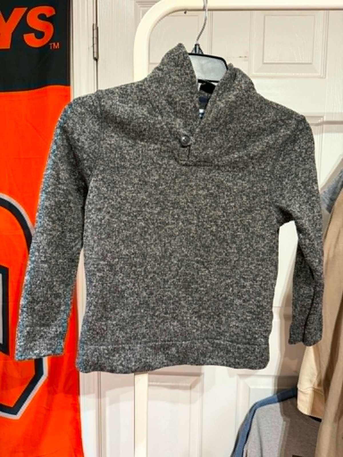 Old Navy Boys’ Gray Collar Pullover Sweater Size Small 6/7