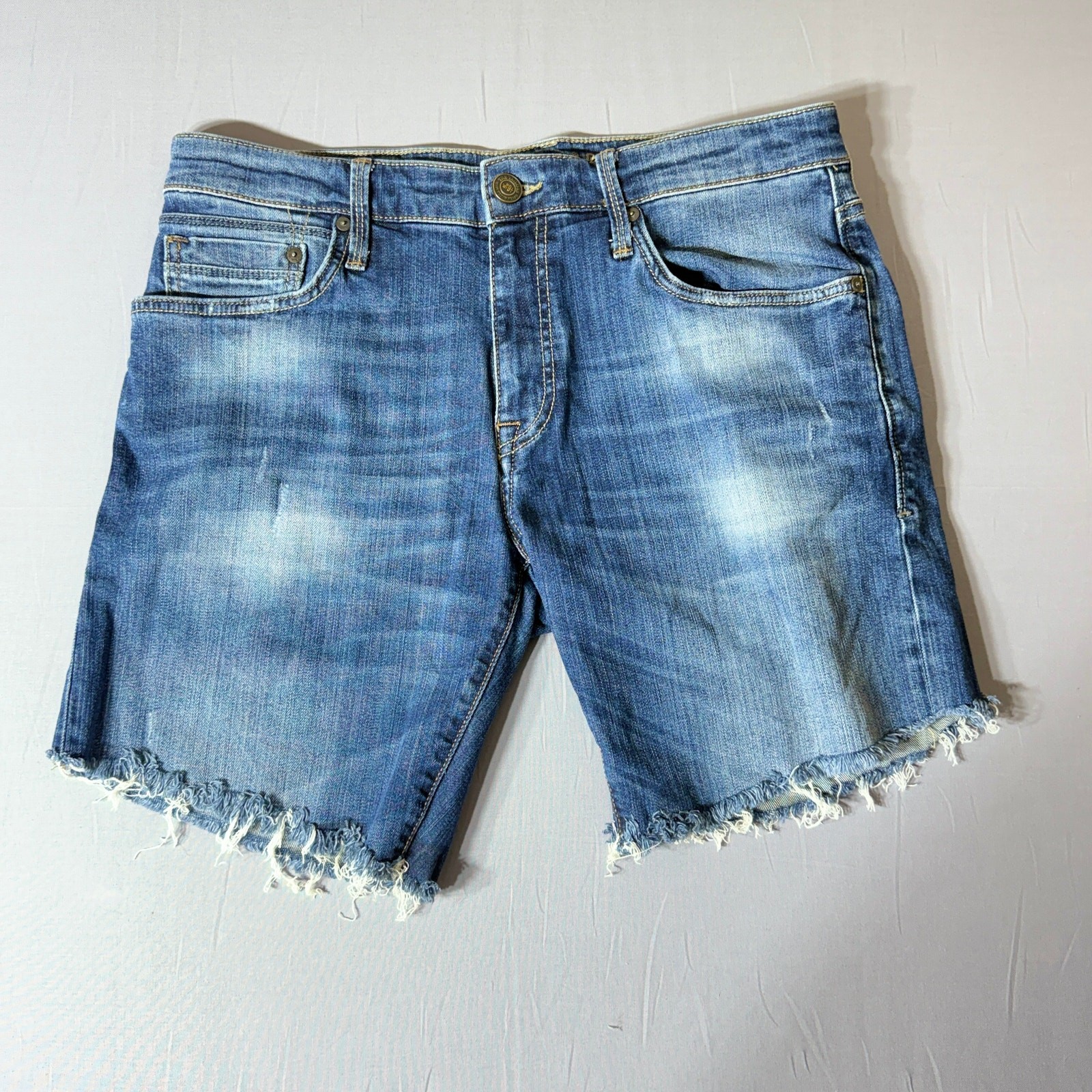Mavi Josh Mens Denim Shorts Size 33 Raw Hem Distressed Medium Wash Cut Off
