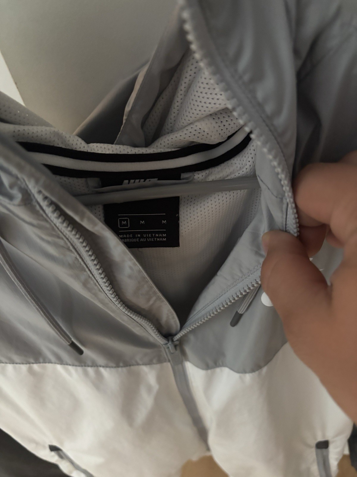 Nike White And Grey Athletic Zip Up Jacket Size M