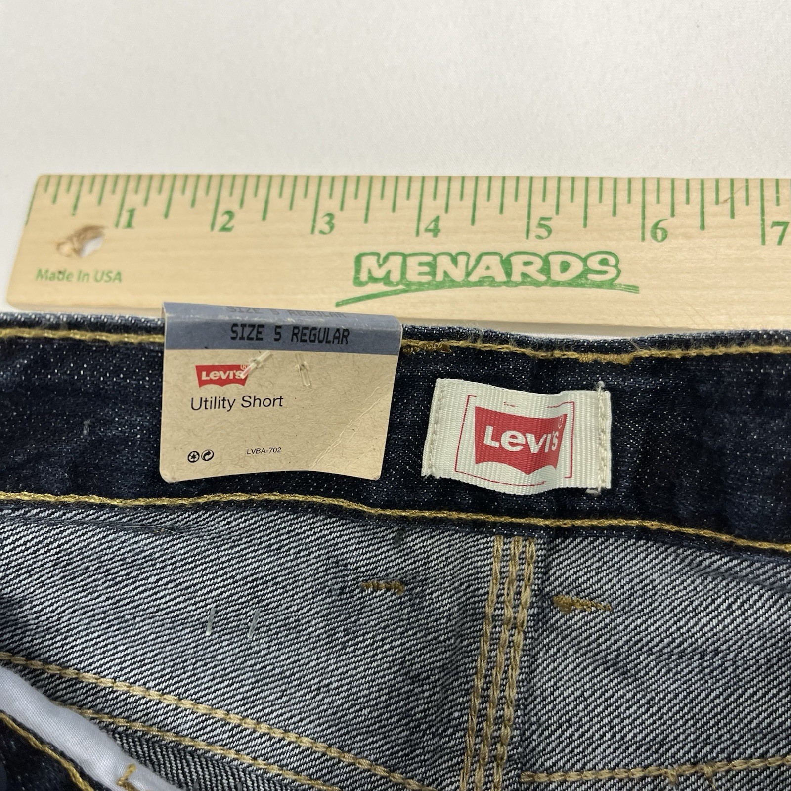 NWT Levi’s Utility Shorts Blue Denim Jean 5 Reg Waist Size 20″ Inseam 8” NEW