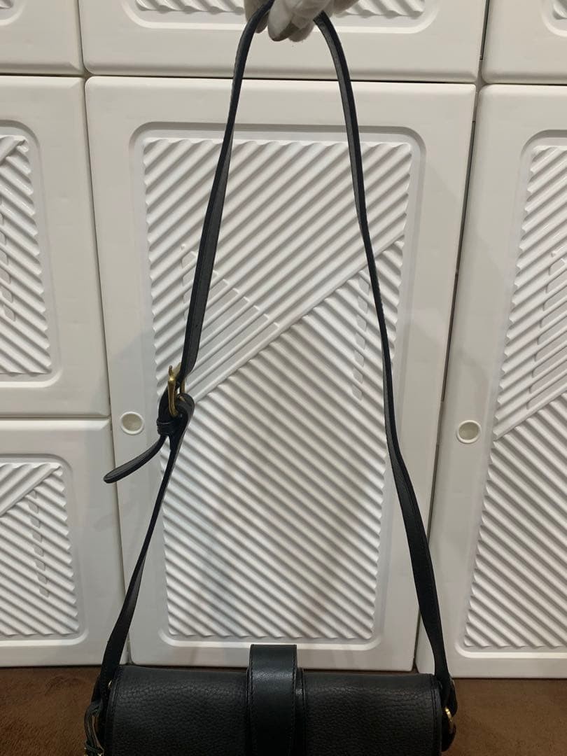 Dooney & Bourke Black Leather Shoulder Bag Unisex 7.5×11.4×3.1in Used