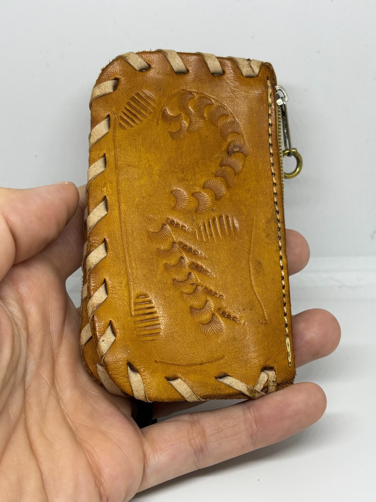 Vintage 70s Hand Tooled Leather Wallet Coin Purse PARAGUAY Embossed Zip Souvenir