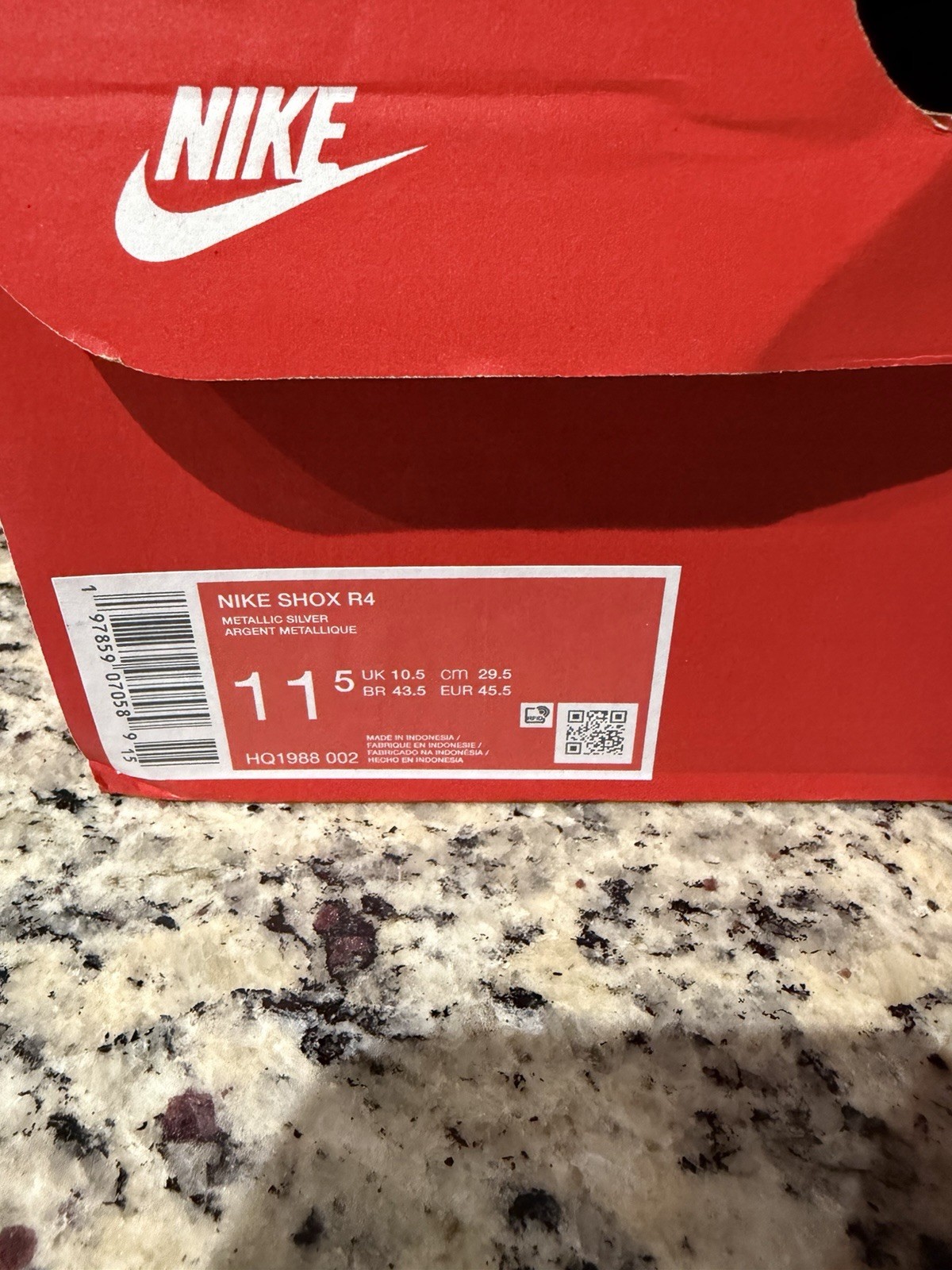 Nike Shox R4 Metallic Silver Size 11.5 Mens