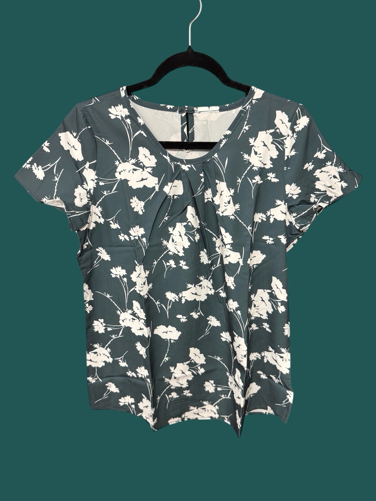 Women’s size medium flutter sleeve blouse dark emerald green white floral shirt