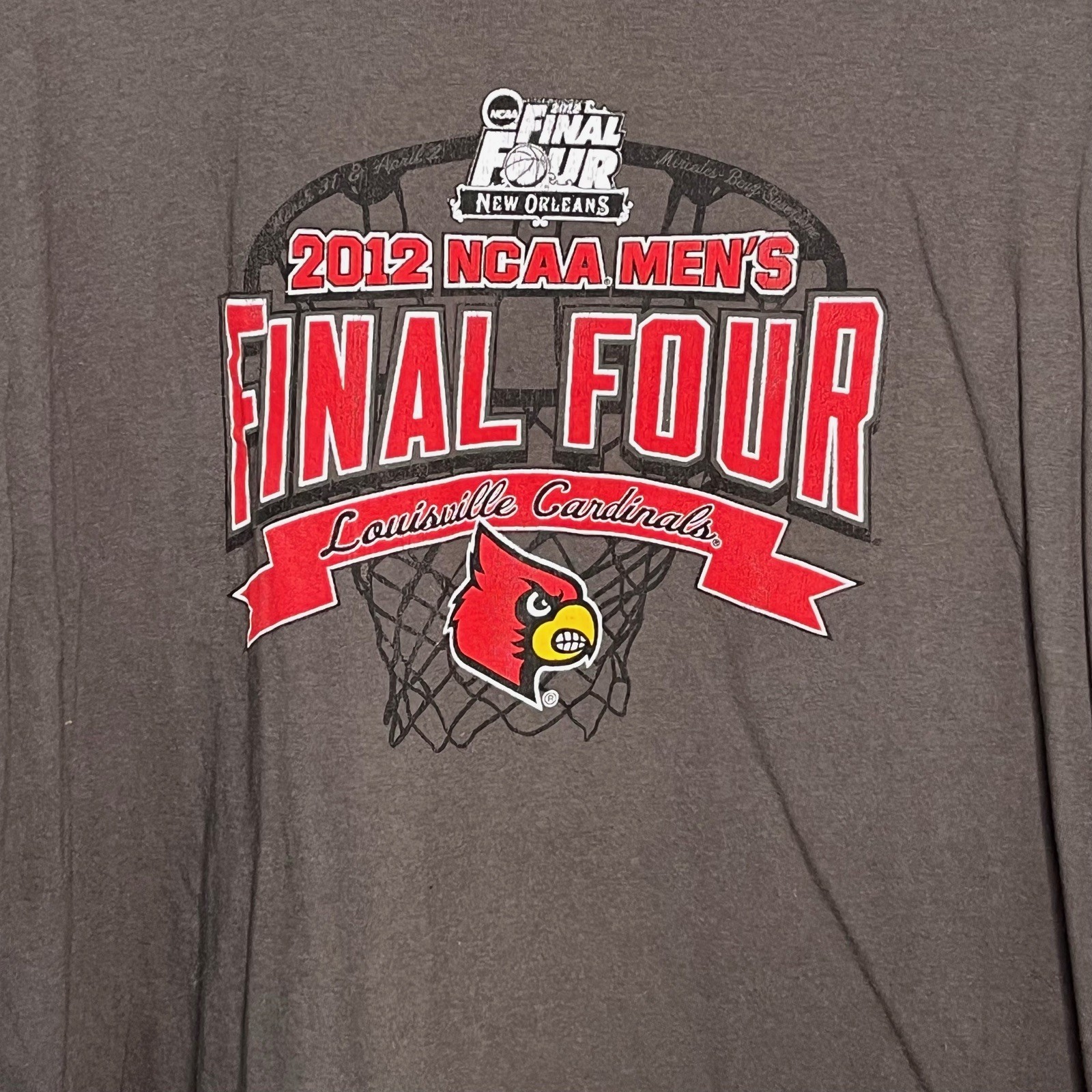 Vintage NCAA Louisville Cardinals 2012 Gray T Shirt Adult XXL Short Sleeve Shirt
