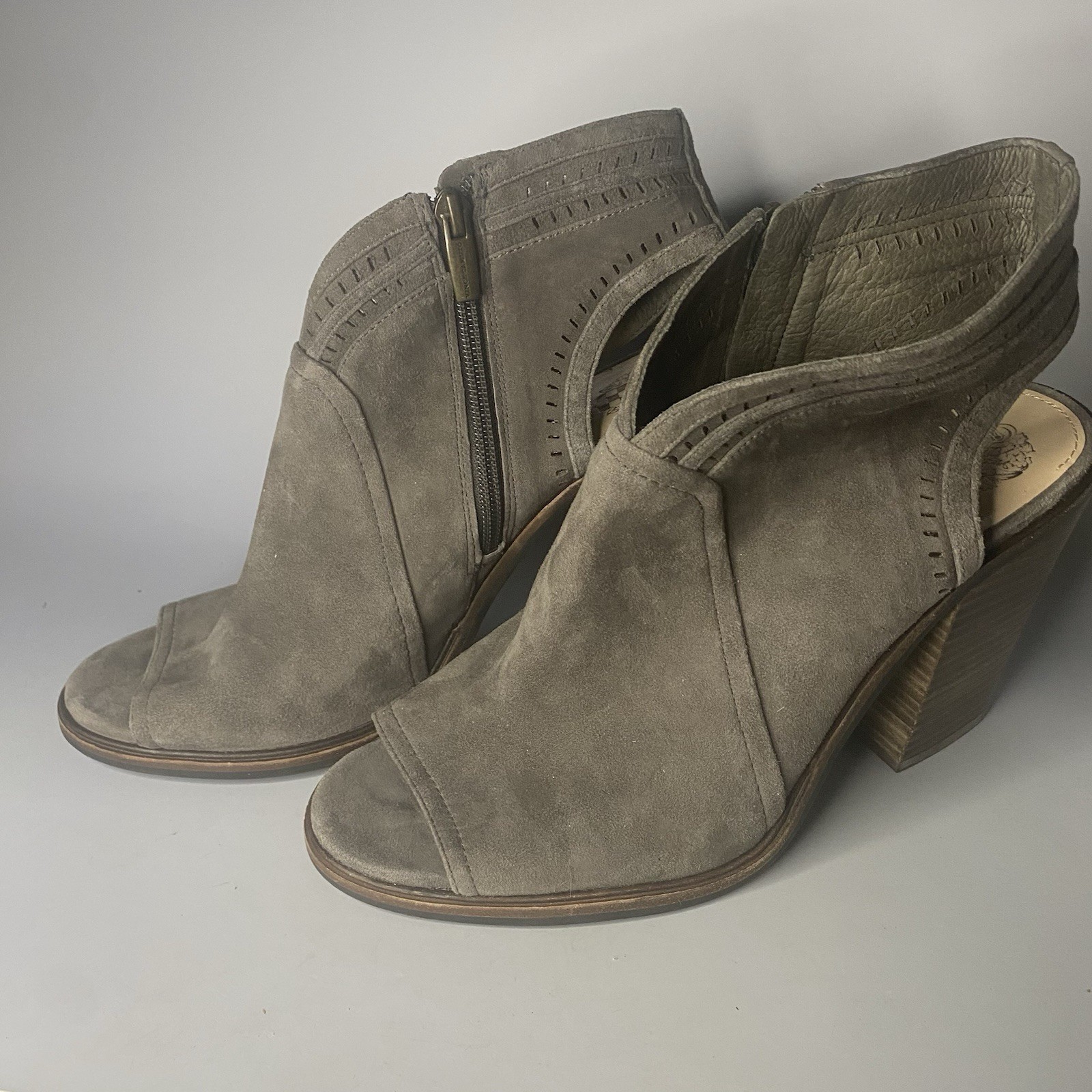 Vince Camuto Koral Perforated Suede Open Toe Greystone Heeled Booties Size 10M