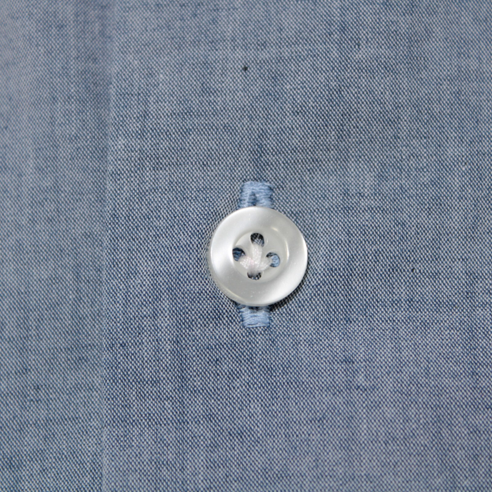 Boglioli NWT Casual Button Down Shirt Size 17 43 In Solid Blue Light Chambray