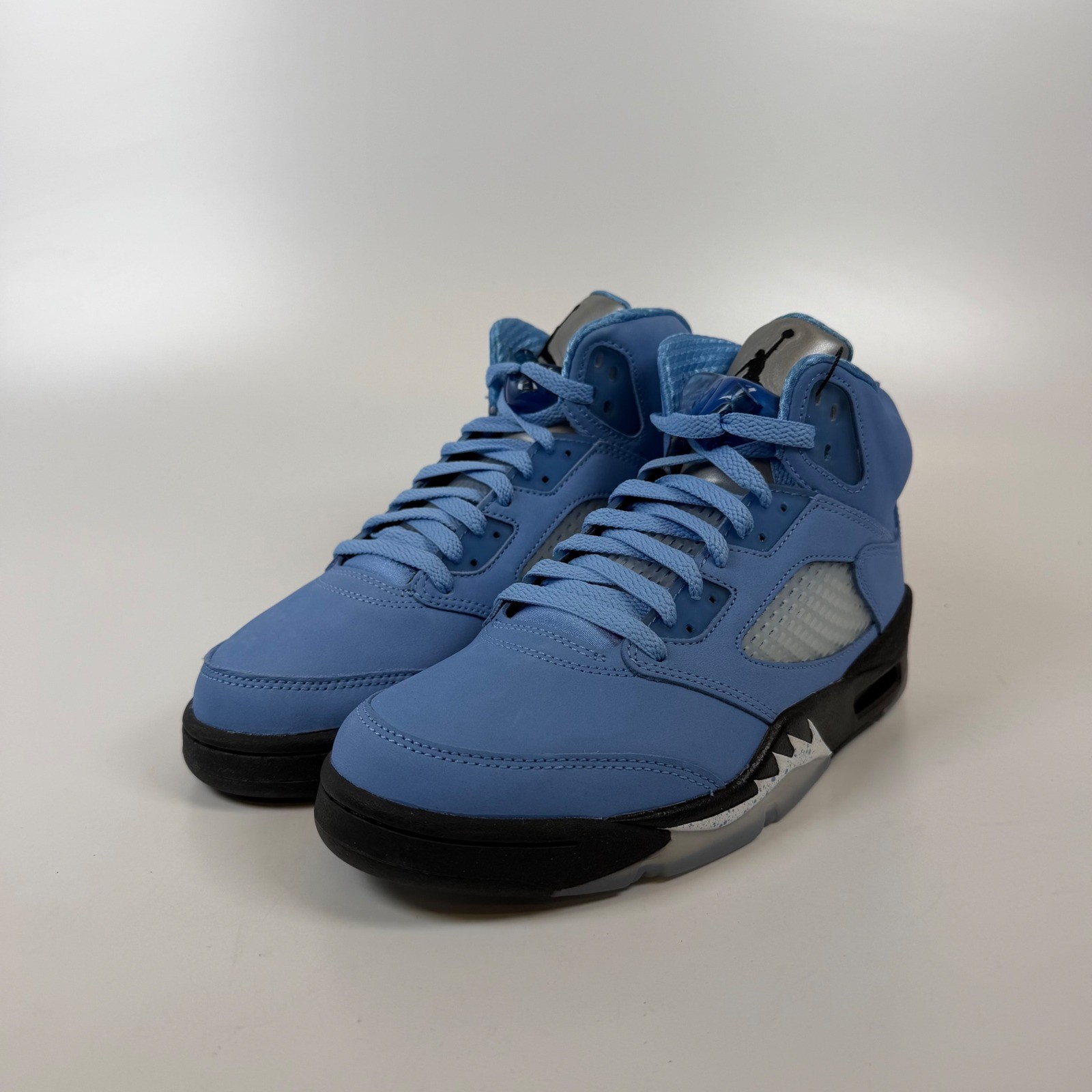 Jordan 5 Retro SE UNC University Blue Black White DV1310-401 Mens Size 8