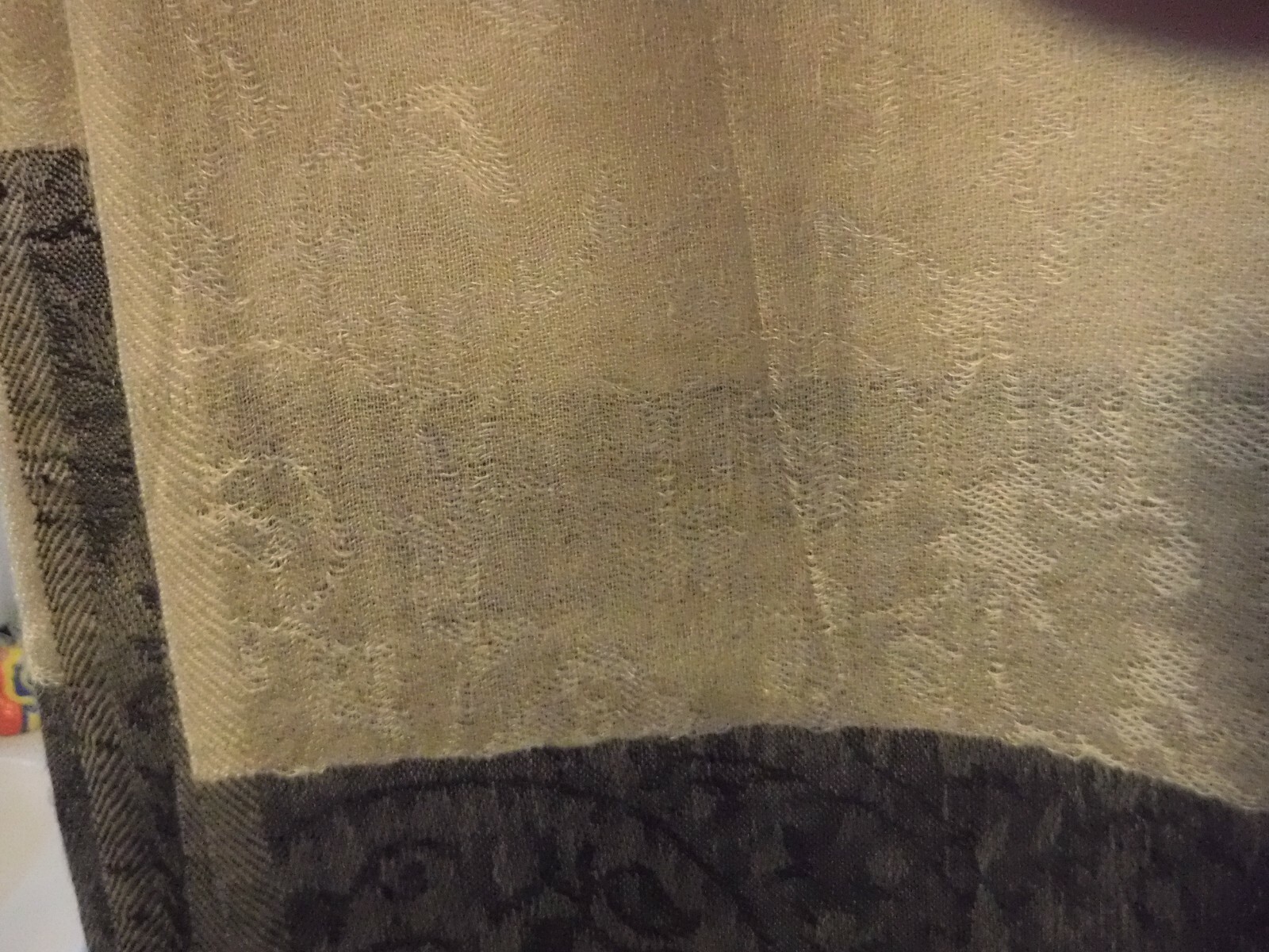 NWOT Made in India, Silk Blend Scarf, Cream and Gray Paisley, 29″ x 76″, Beauty!