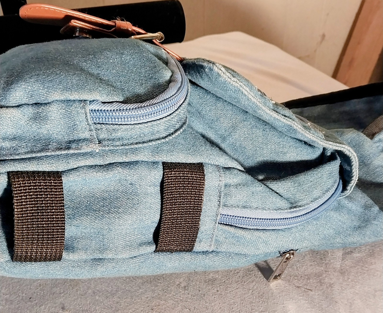 Gold Coast RFID Two Way Sling Organizer Bag