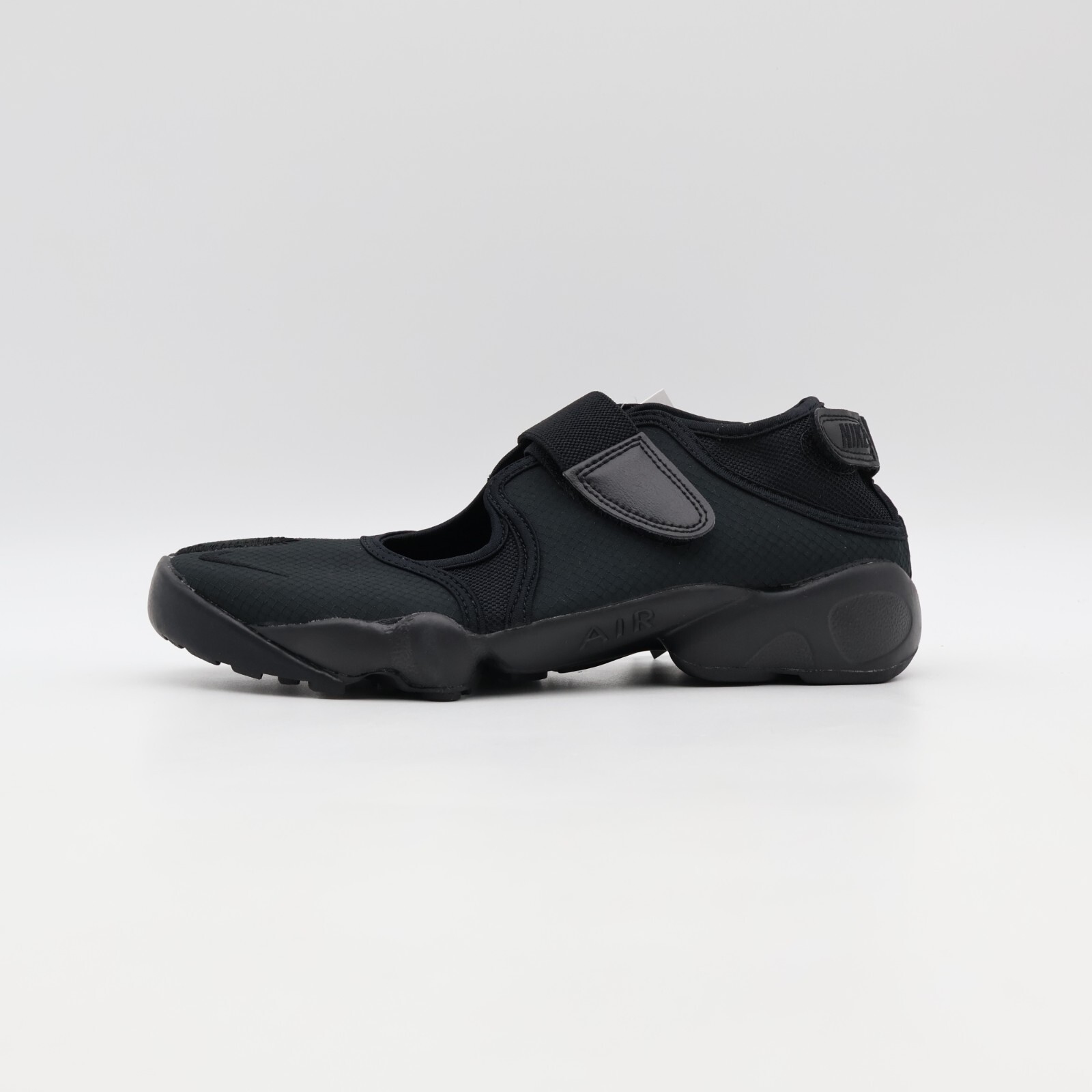DN1338-004 Nike Air Rift Breathe Black White Black (Women’s)
