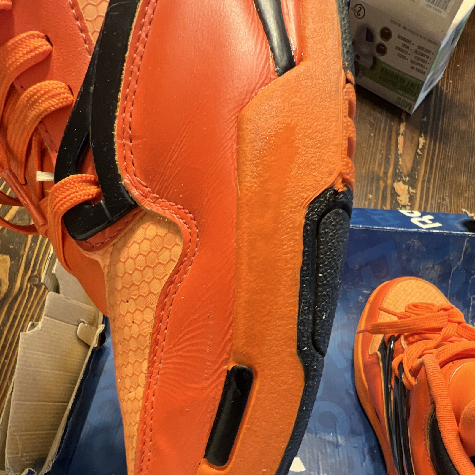Reebok Pump Omni Lite Mid Top Glow in the Dark Orange/Black Lace-Up Men