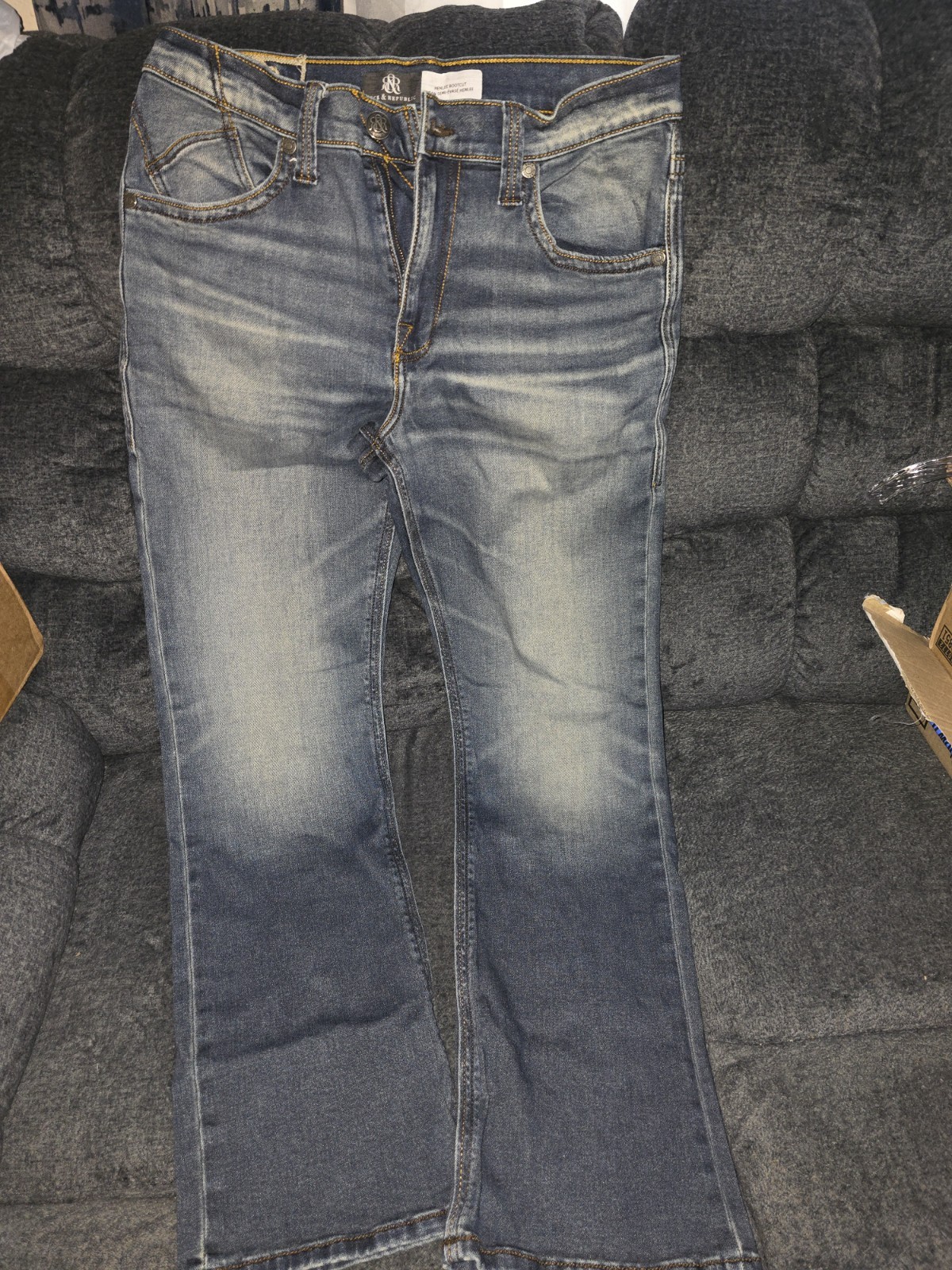 Rock & Republic Men’s Blue Medium Wash Bootcut Denim Jeans Size 34 Logo
