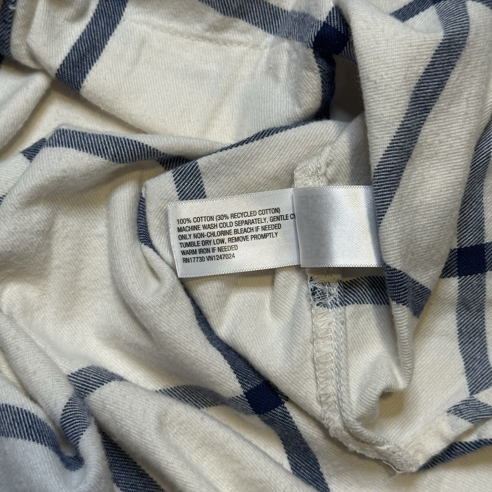Universal Thread Oversized Flannel Long Sleeve Collared Button-Down Shirt