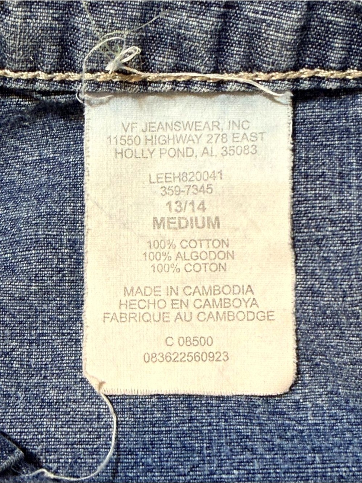 Vintage Lee Y2K Denim Shorts Size 13/14 Wide Belt Loop Button Tab Cuffed 3”