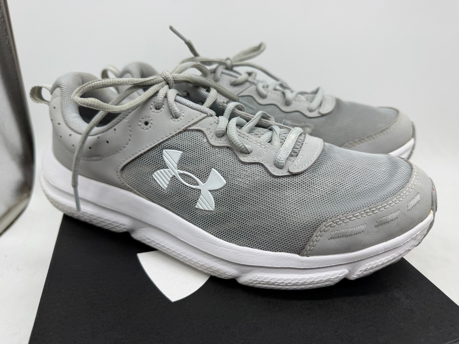 Under Armour Charged Assert 10 Athletic Sneakers Men’s Gray White Lace-Up – 10.5