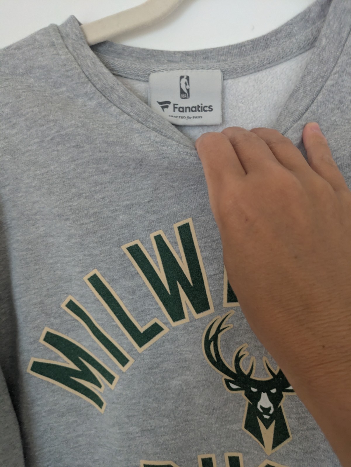 Fanatics Brand Women’s Medium Milwaukee Bucks Lot Basketball Fan Nba