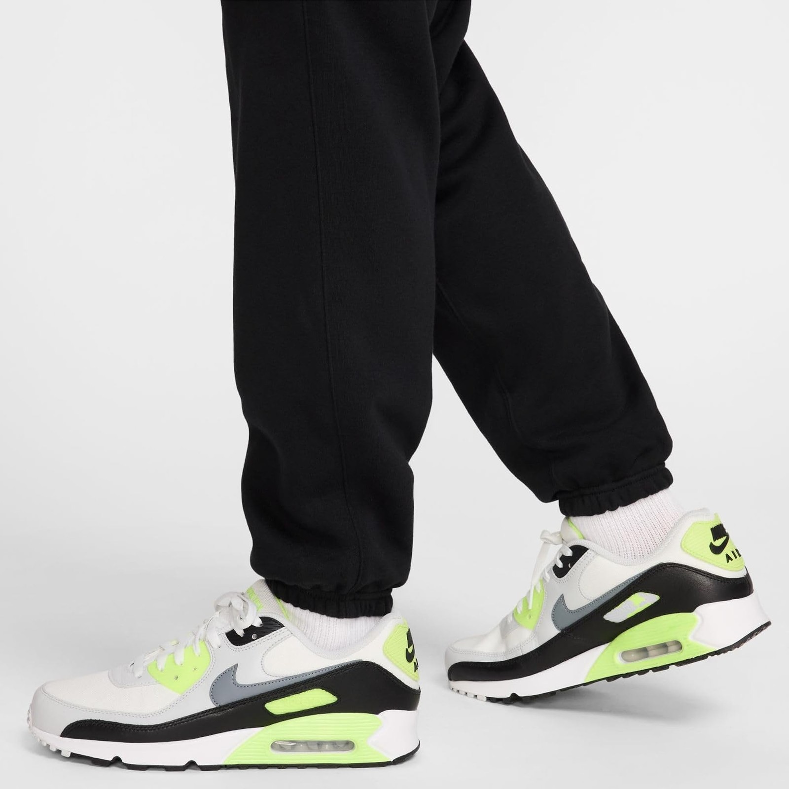 Nike Men’s Club Fleece Cargo Pants, Black/Black/White – Black/Black/White – Larg