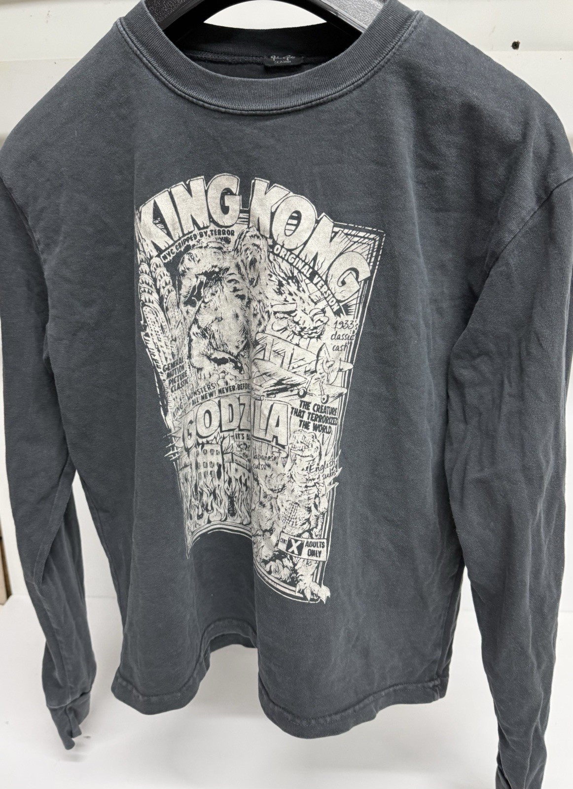 J. Galt Godzilla King Kong Graphic Print Black Crew Neck Long Sleeve T-Shirt L