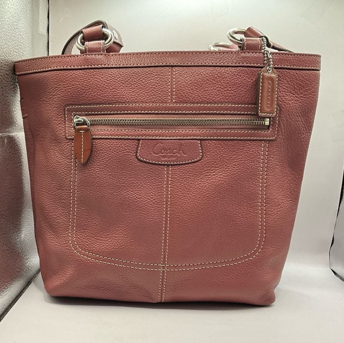 Coach F14683 Soft Milled Cowhide Leather dusty rose/Mauve hue shoulder /hand Bag