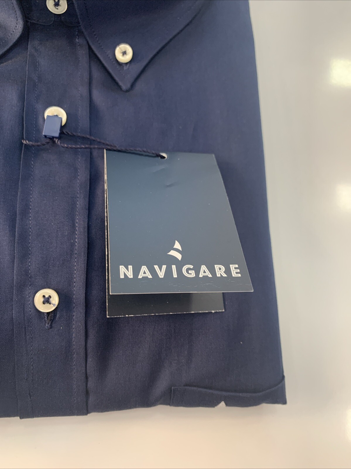 Men’s Button-Down Navigate Shaped Shirt Solid Dark Blue