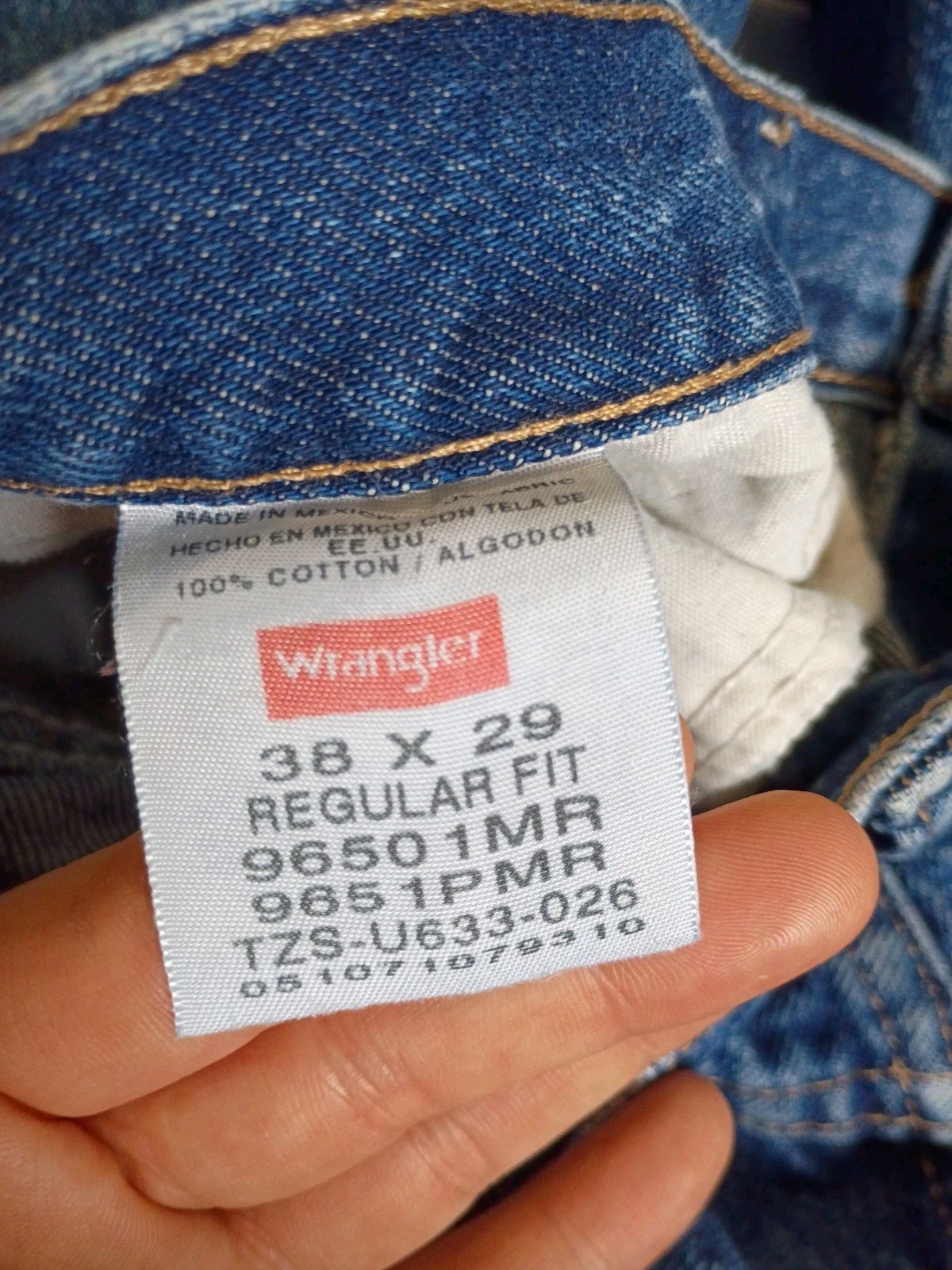 Wrangler Regular Fit jeans (model 96501MR) size 38 x 29 Farm Worn Stained