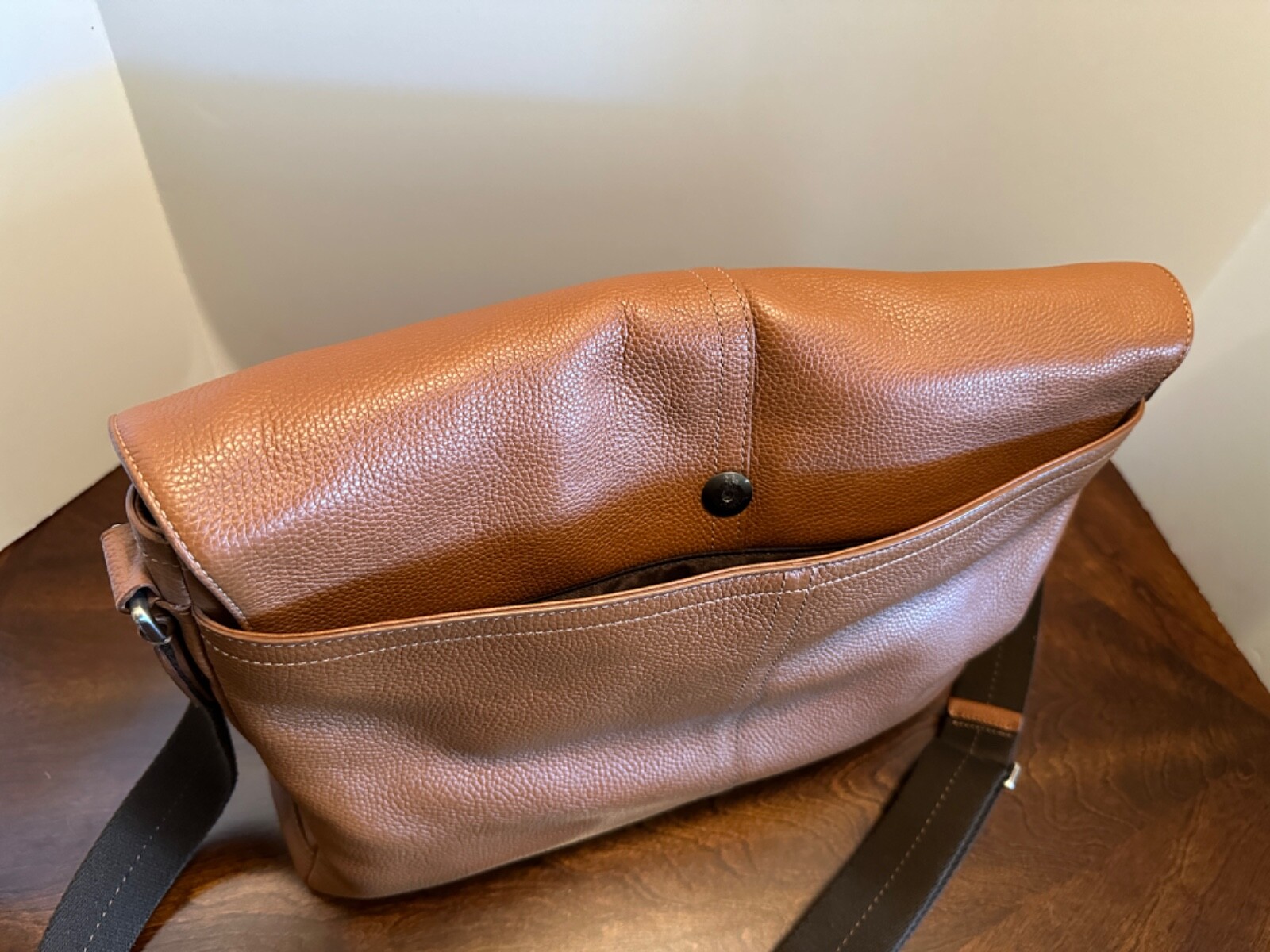 Coach Camden Brown Leather Unisex Messenger Handbag F70423