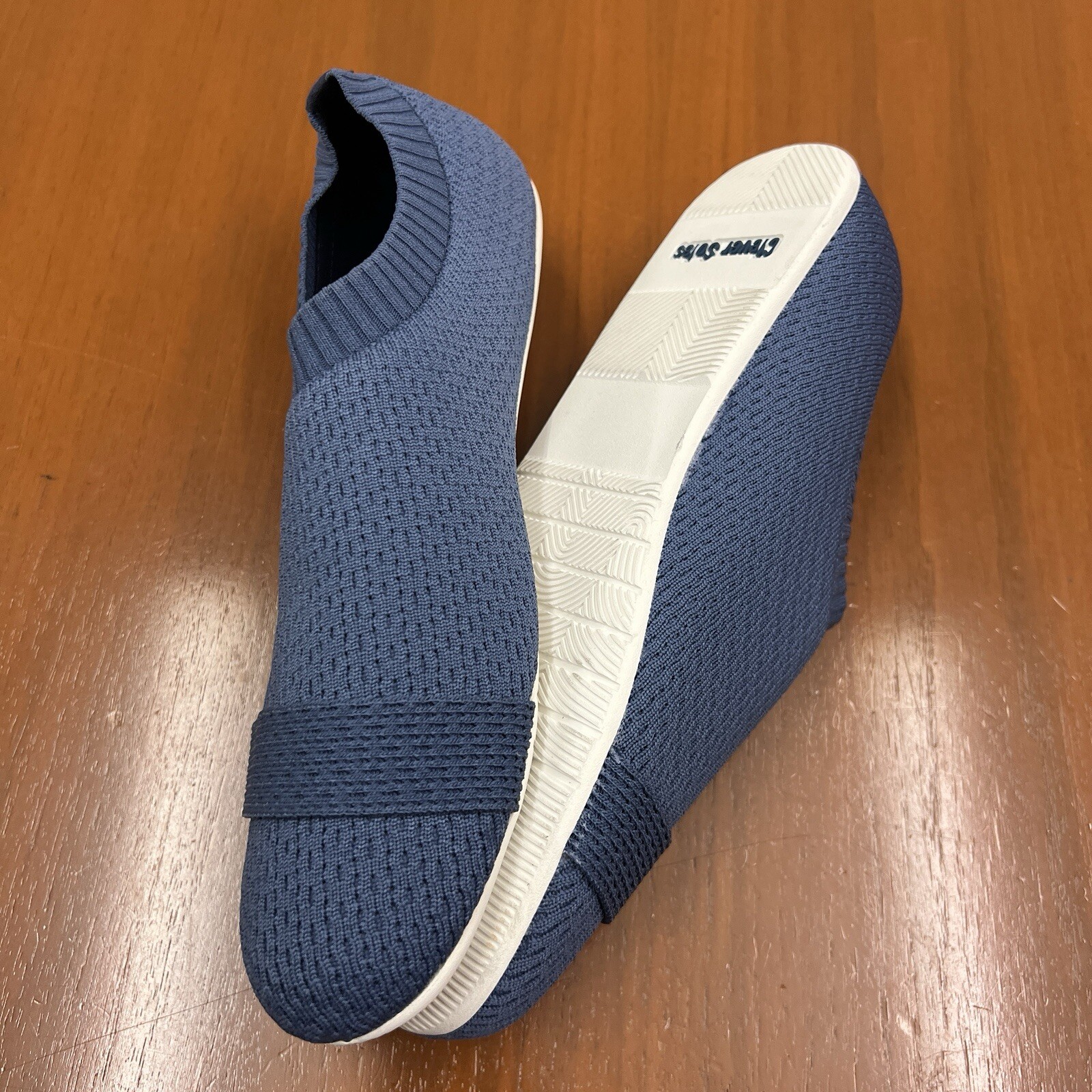 Men’s Clever Soles Blue Form Fitting Comfort Shoes Size 10 NWOT