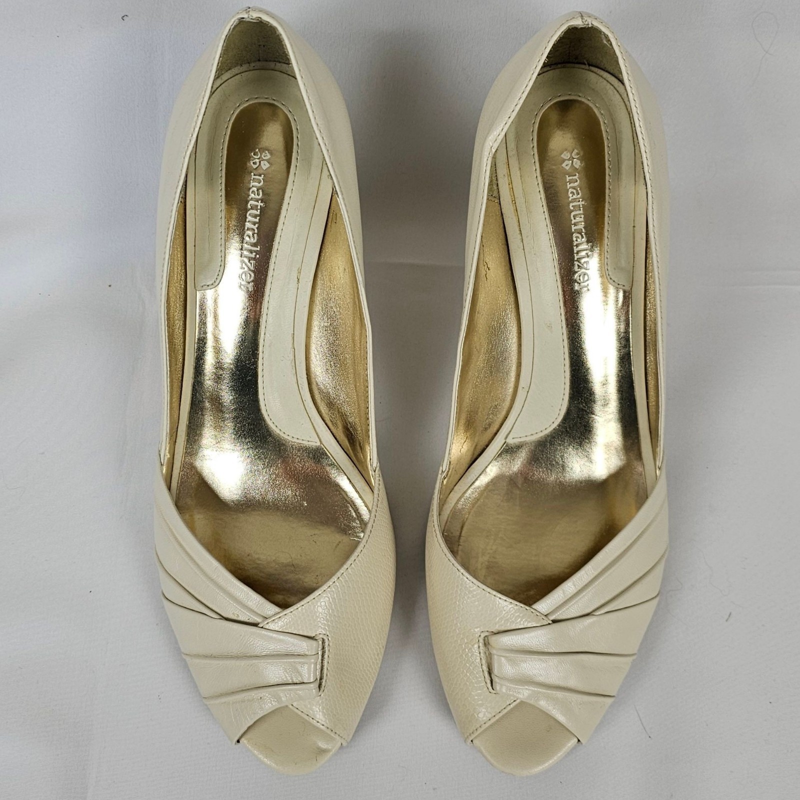 Womens 8.5M Cream Gold Open Toe Formal Business Casual Office 3″ Pump Heel Shoe