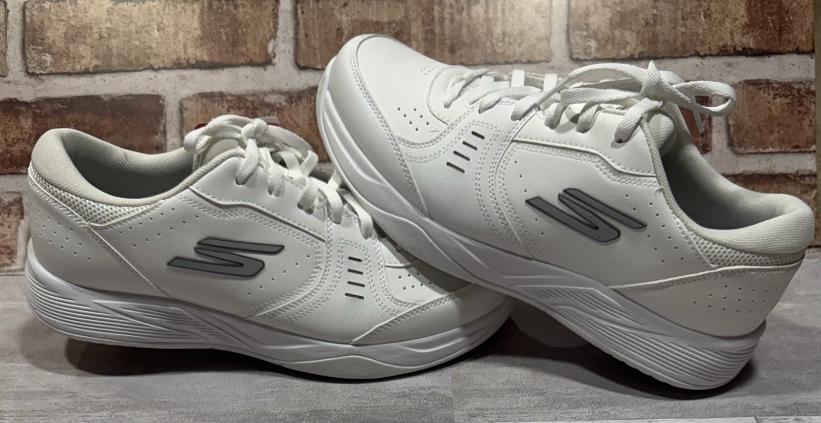 SKECHERS Viper Court Smash Pickleball Court Shoes Mens 9.5 Womens 11 NWT White