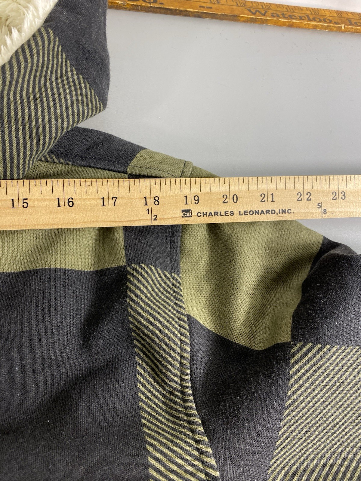 Burton Soft Lining Sherpa Hooded Geometric Warm Thick Full Zip Pull String 40R