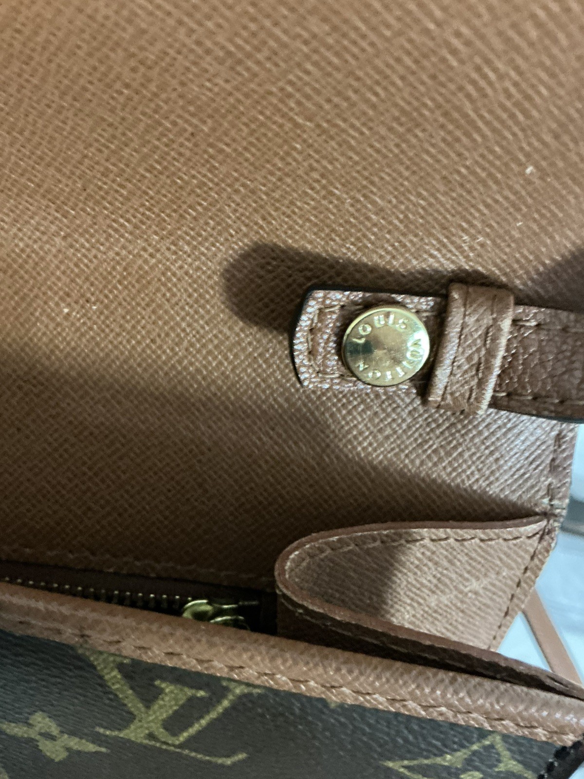 LOUIS VUITTON Monogram Bordeaux Shoulder Bag with COA Preloved Good 👜