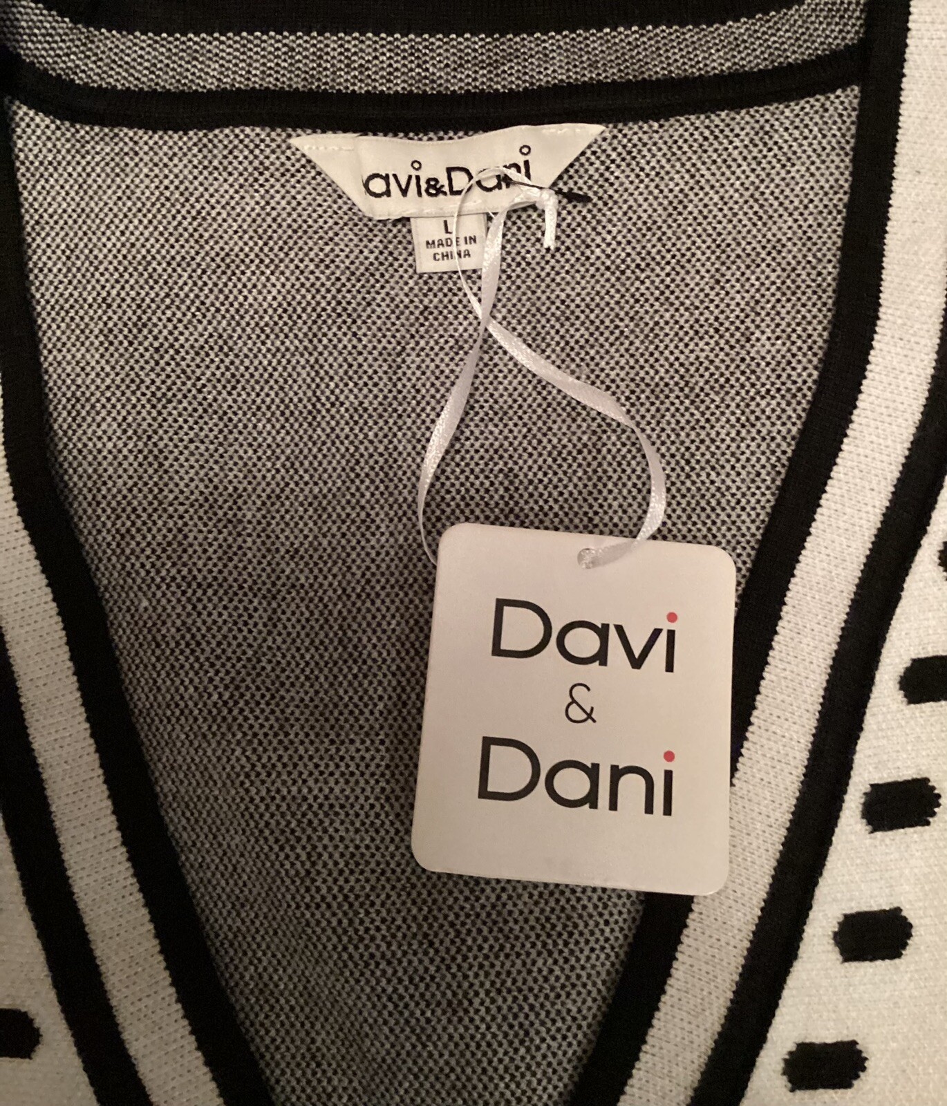Davi & Dani Ivory Sweater Size L