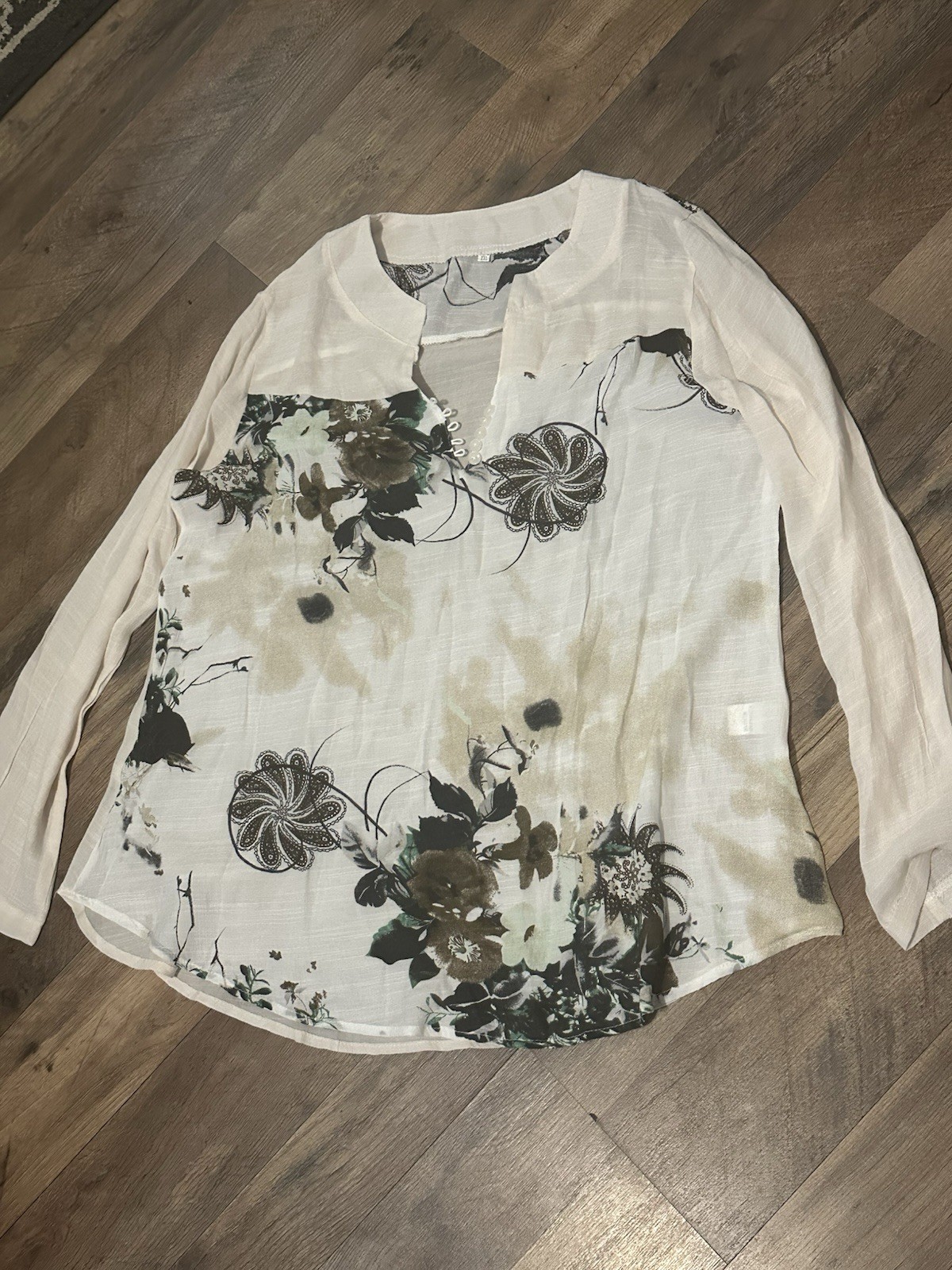 Woman Tunic / Top Semi Sheer Long Sleeves V Neck Floral XL