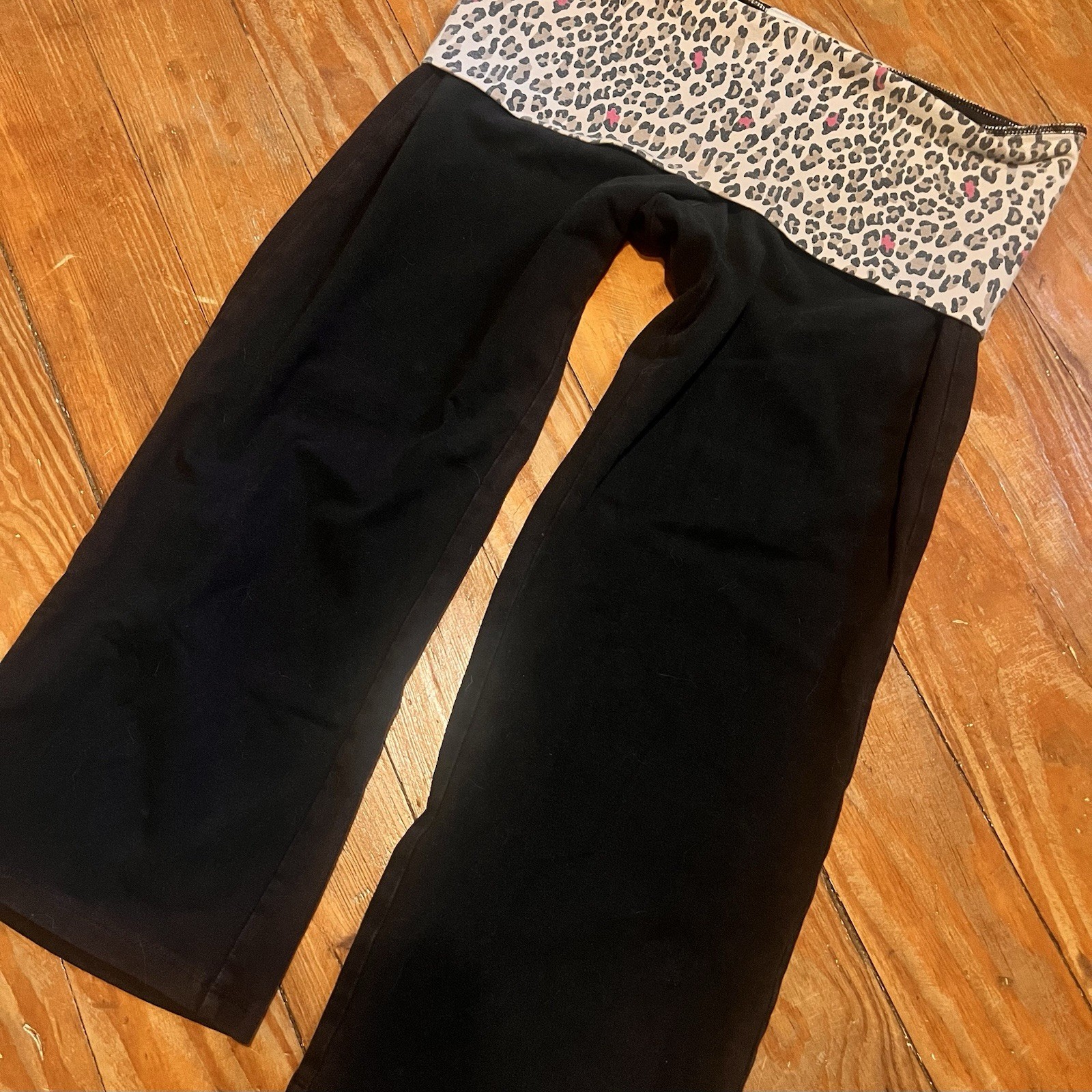 Victoria’s Secret Pink Cheetah Leopard Print S Foldover Yoga Leggings with Bling