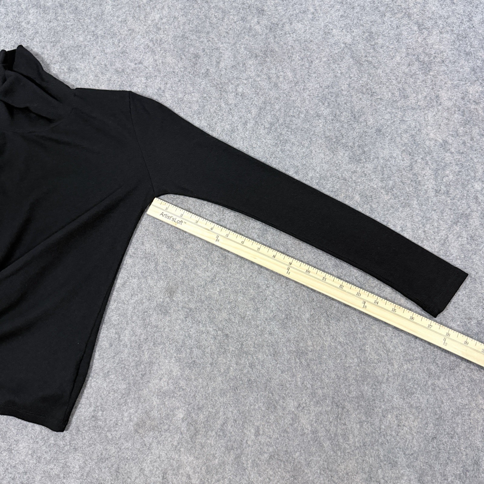 Active Basic Long Sleeve Pullover Turtleneck Sweater Women’s Size Medium Black