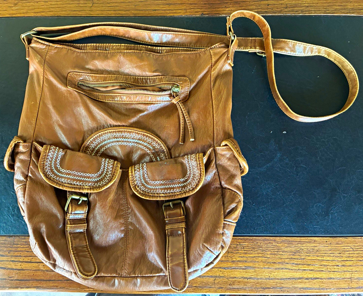 Women’s Brown Medium Shoulder Bag Zip Closure Buckle Accents Lined Pockets