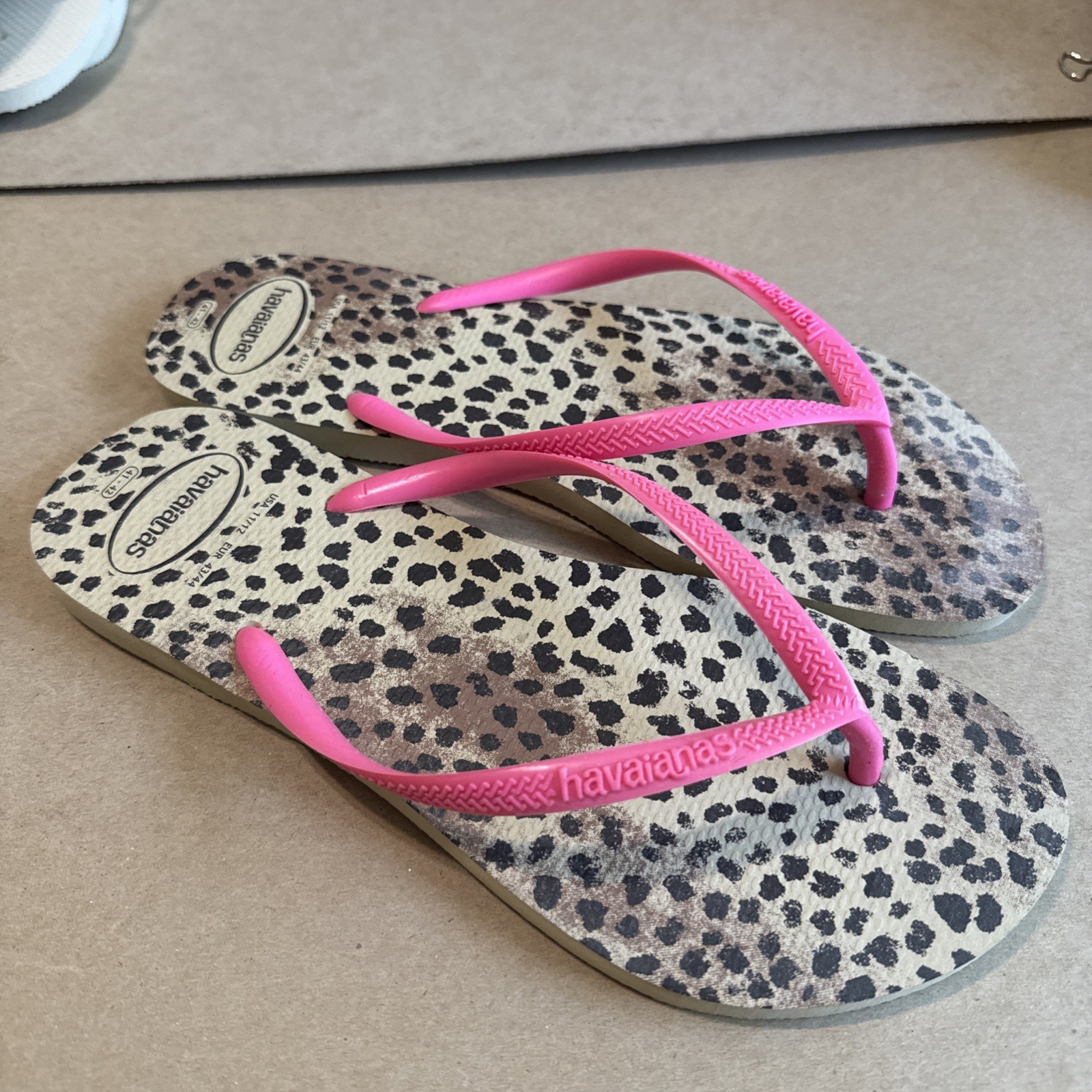 Havaianas Slim Beige Flip Flops Cheetah Print with Pink Straps 41/42 – New