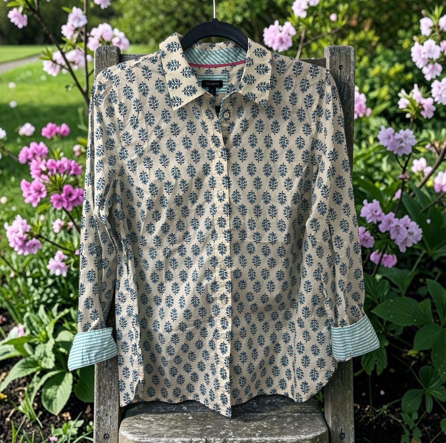 Talbots Size Medium Blue Leaf Floral Button Up 100% Cotton flip cuff spring
