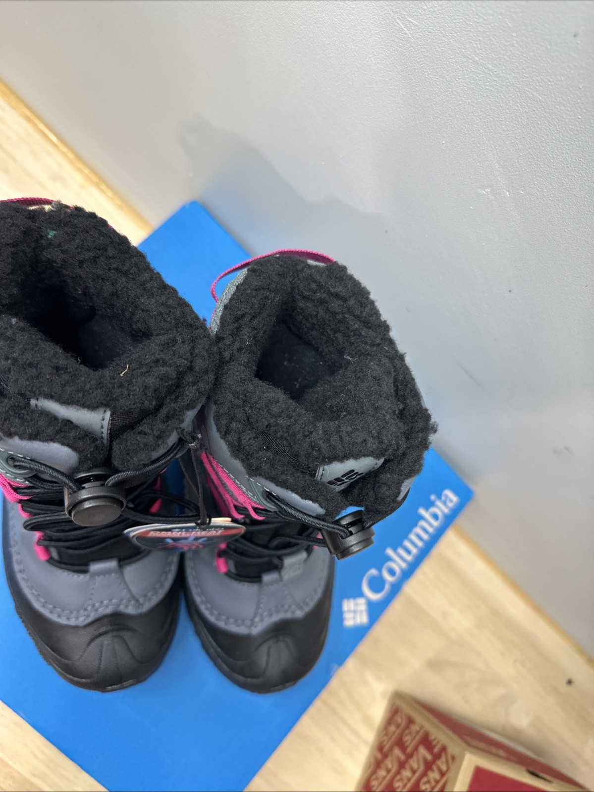 NEW Columbia Bugaboot Celsius Waterproof Snow Boots Youth Girl’s Size 1 Graphite
