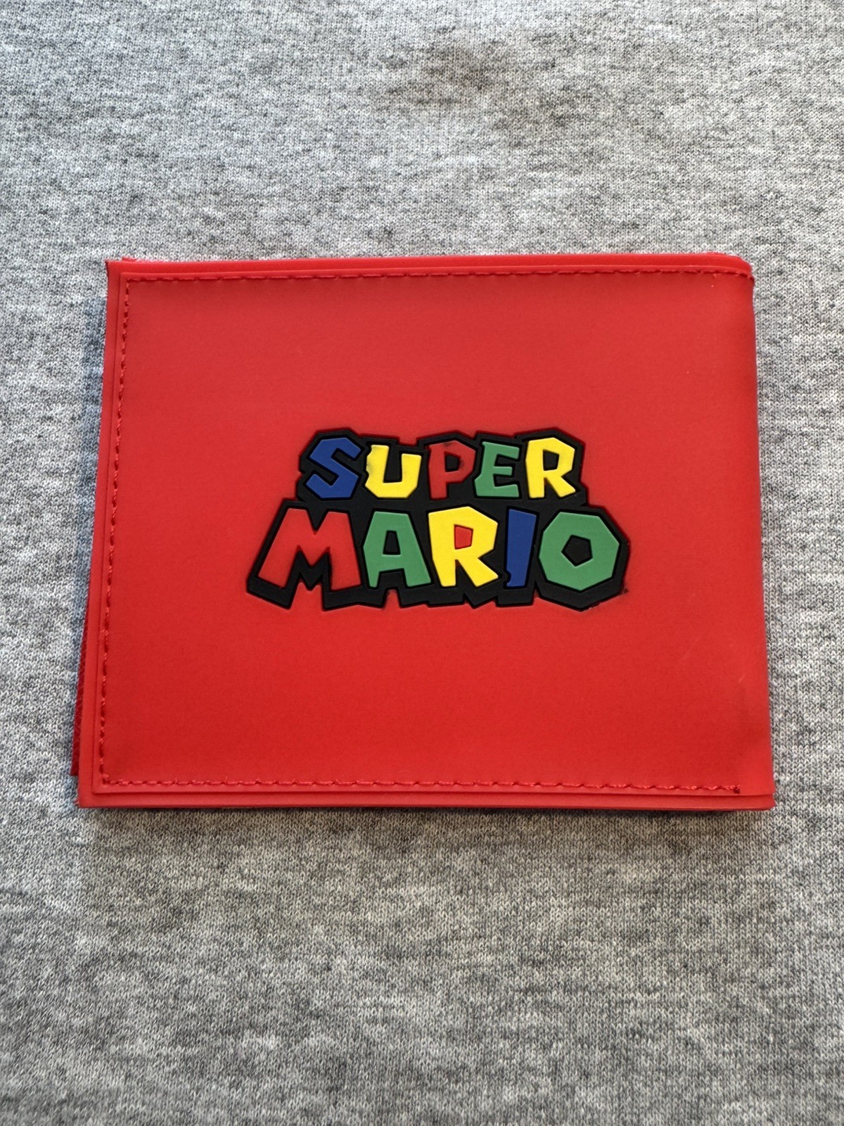 NWOT Super Mario Brothers Bifold Wallet Silicone Rubber Bioworld Game Luigi