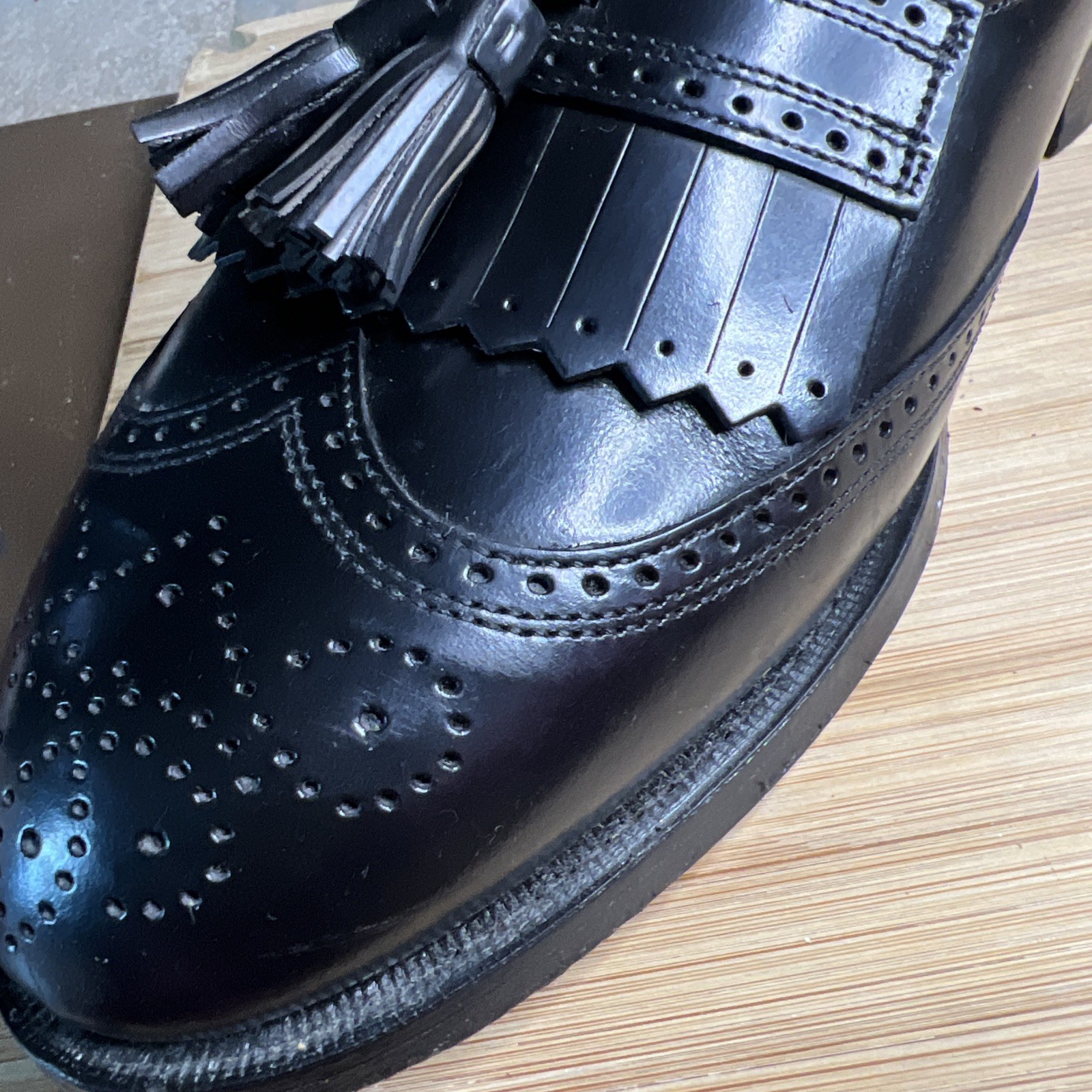 Men’s Bostonian Wingtip Tasseled Black Leather Classic Shoes 10