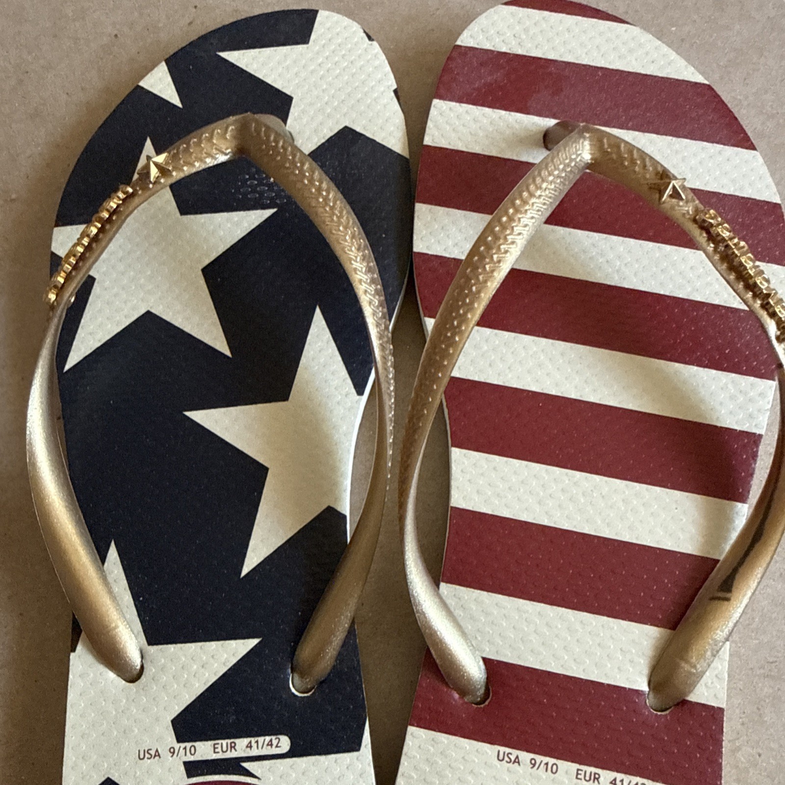 Havaianas Slim US Flag with Gold Straps and Metal Logo 39/40 Preowned Excellent