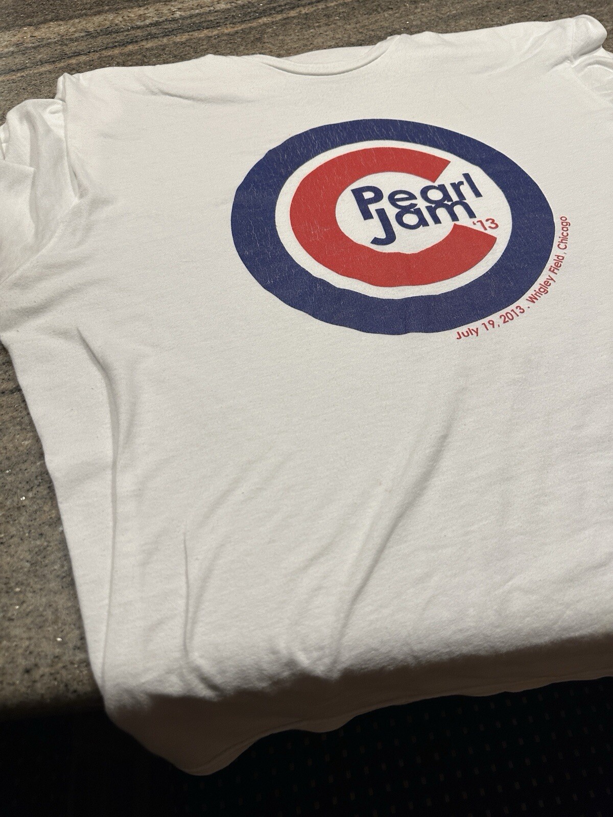 2013 Pearl Jam Wrigley Field Chicago Shirt 2XL