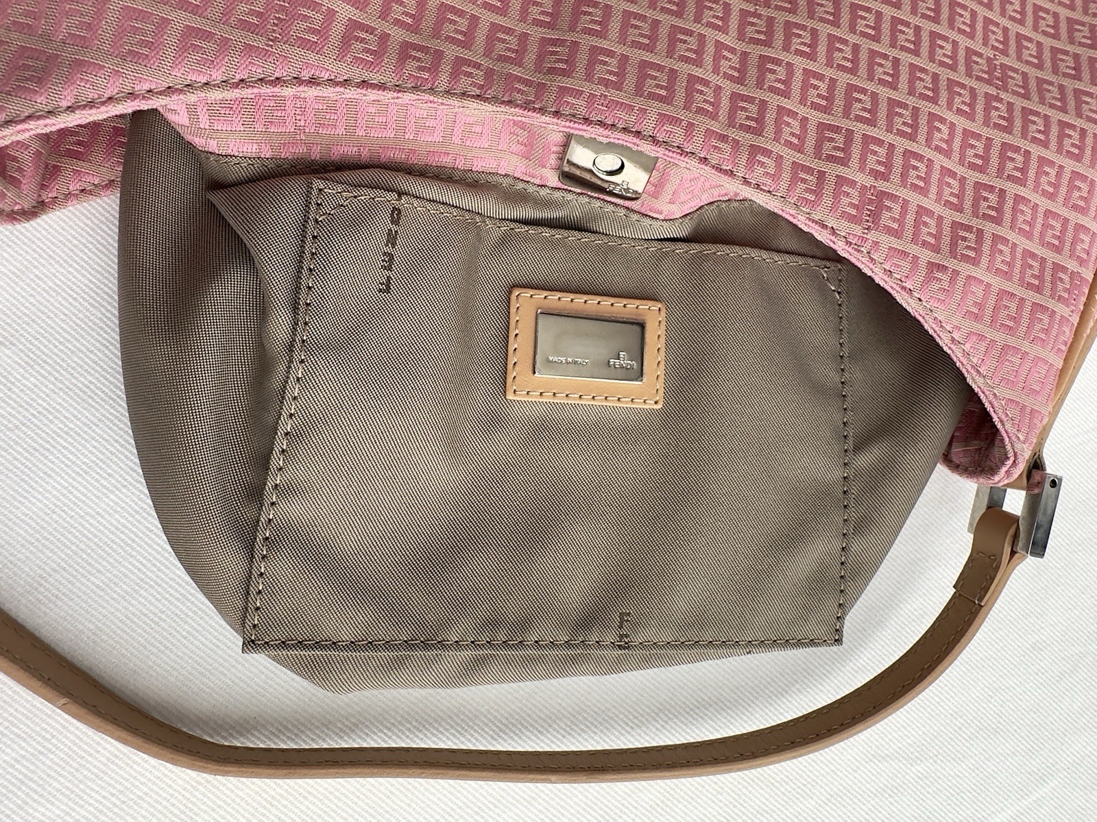 ✨Authentic FENDI FF Zucchino Canvas Shoulder Bag Pink