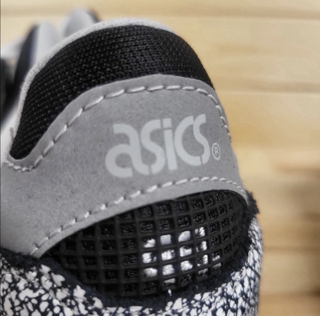 Asics Gel-Lyte III OG Black 1201A742-001 Men’s US size 8 (Authentic Guarantee)