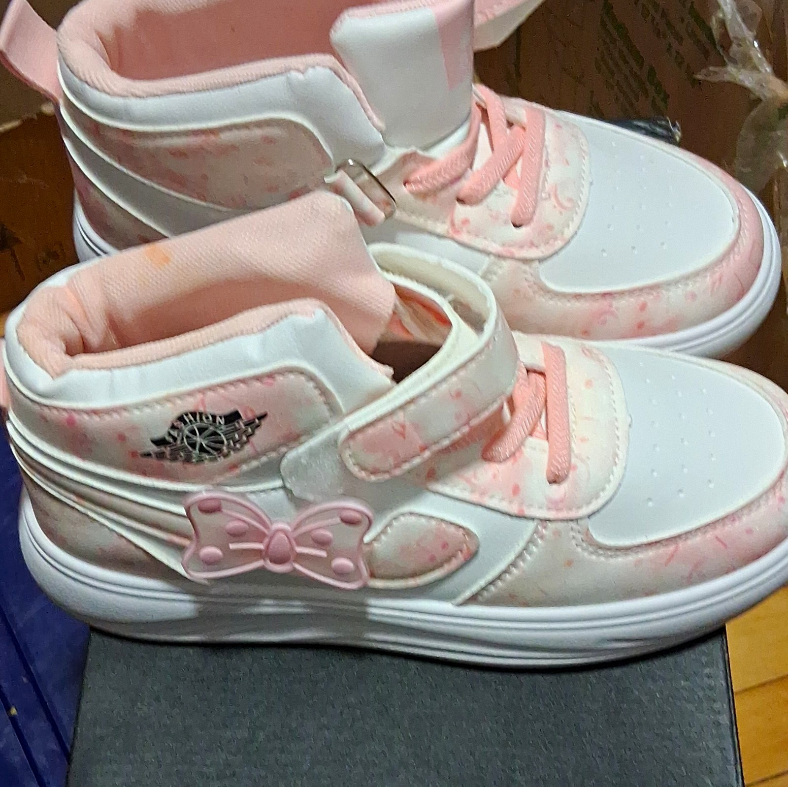 Girls Pink/White Mid-Top Sneakers Hook & Loop Straps Bow Round Toe US 4