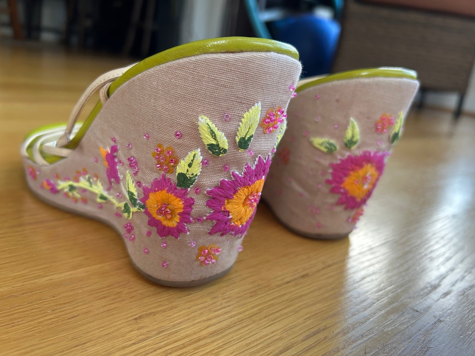 Sergio Rossi Beige Leather Rhinestone & Flower Espadrilles Sandals SZ IT 40 Good
