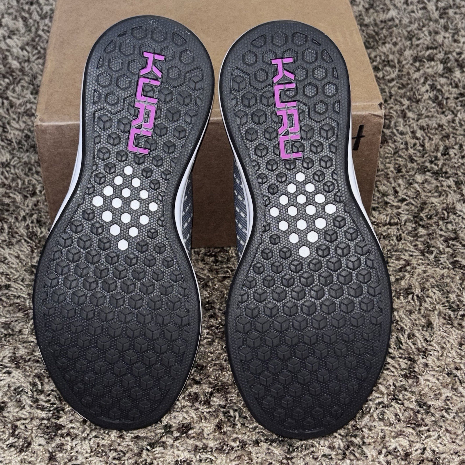 Kuru Atom Womens Size 7.5 Gray White Pink Walking Slip On Shoes Sneakers New