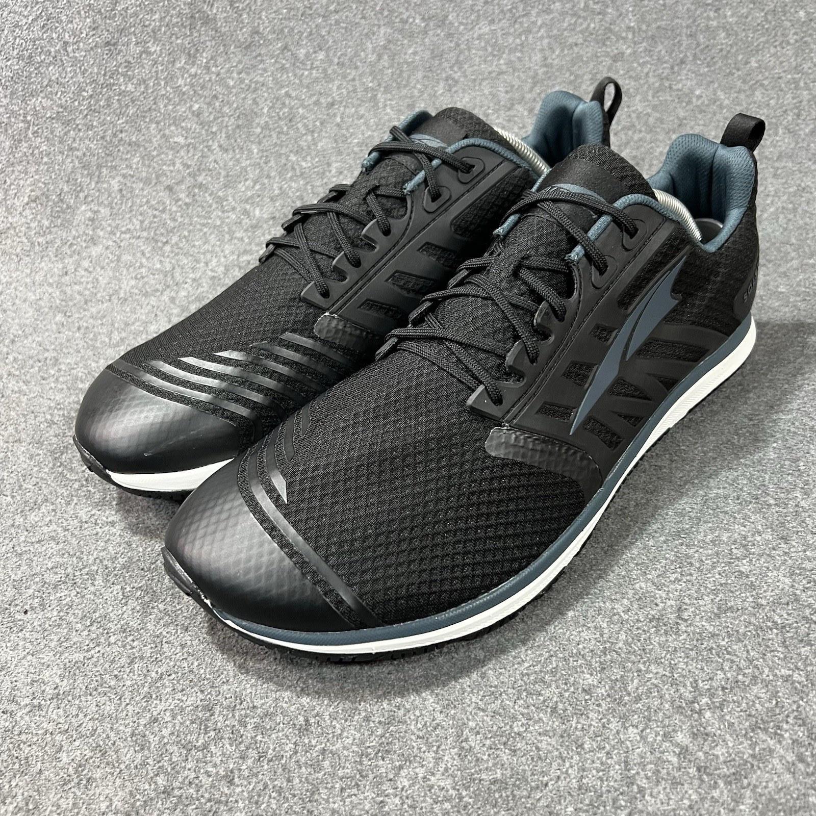 Altra Solstice XT 2 Cross-Training Shoe Men’s Road Runnig Size 11 (AL0A546V000)